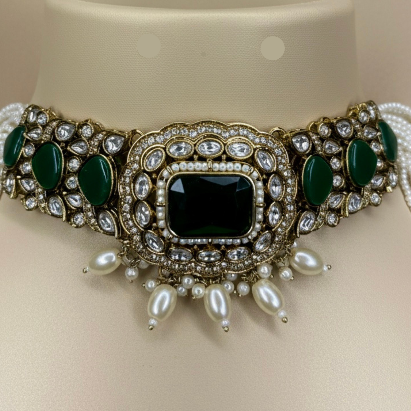 Majesty Kundan Choker & Jhumka Set